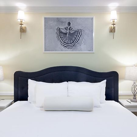 Hotel La Perla Leon Bagian luar foto