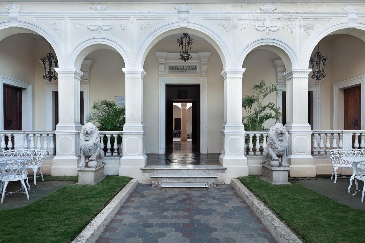 Hotel La Perla Leon Bagian luar foto