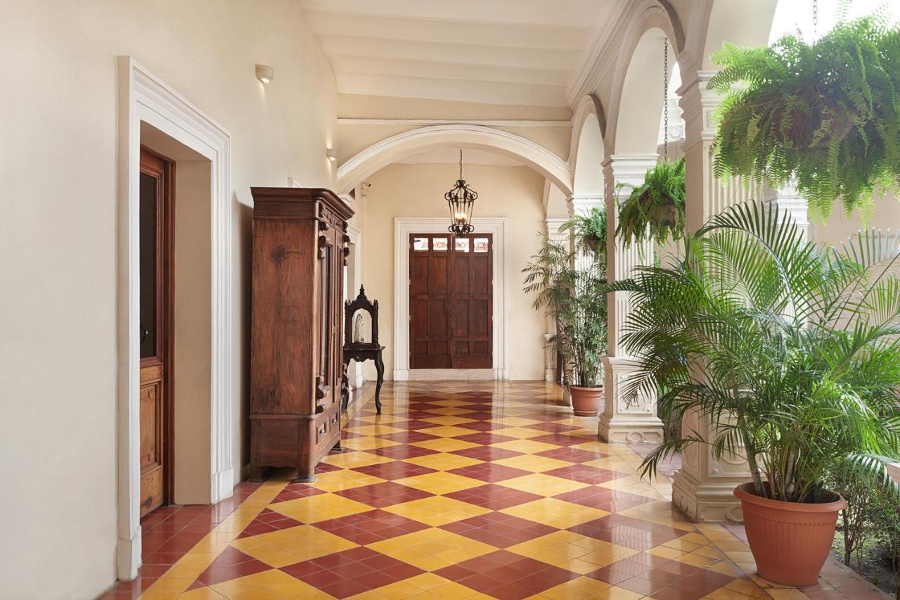 Hotel La Perla Leon Bagian luar foto