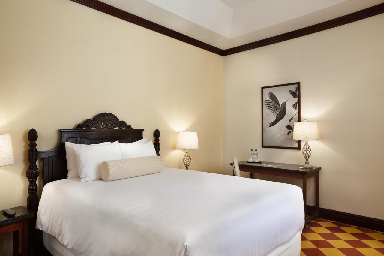 Hotel La Perla Leon Bagian luar foto
