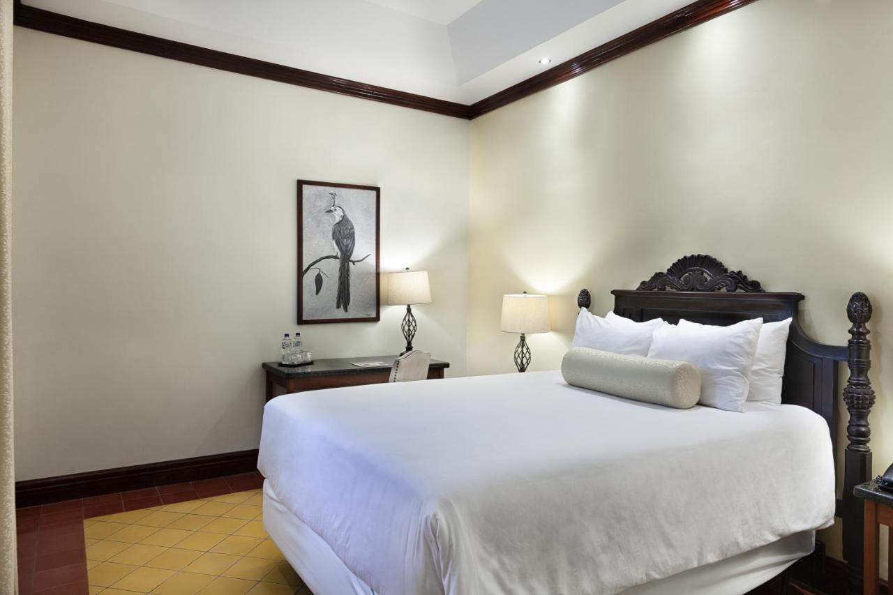 Hotel La Perla Leon Bagian luar foto