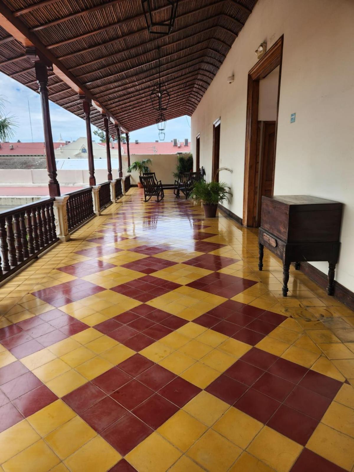 Hotel La Perla Leon Bagian luar foto
