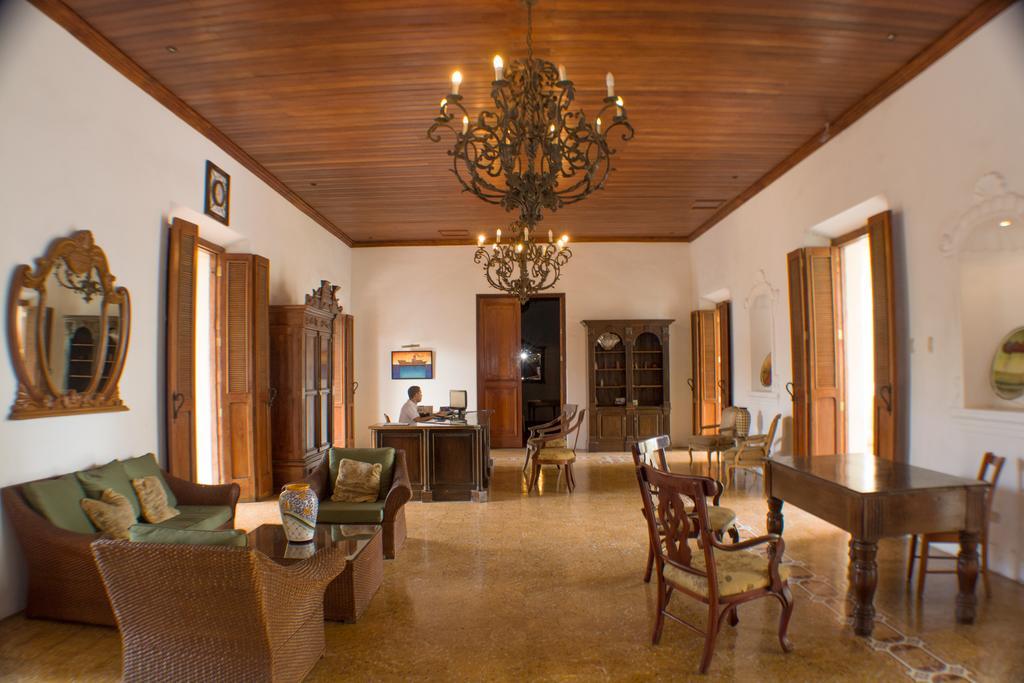 Hotel La Perla Leon Bagian luar foto