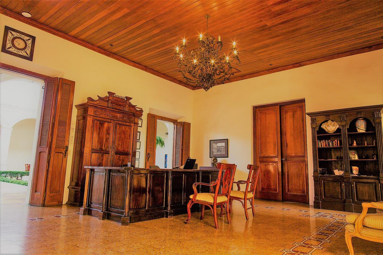 Hotel La Perla Leon Bagian luar foto