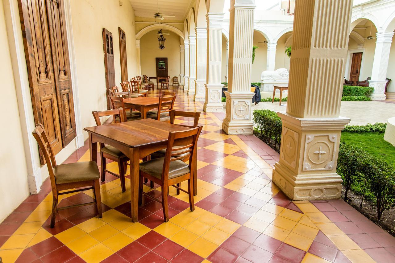 Hotel La Perla Leon Bagian luar foto