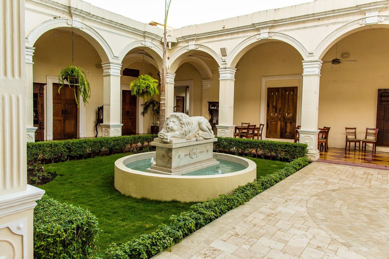 Hotel La Perla Leon Bagian luar foto