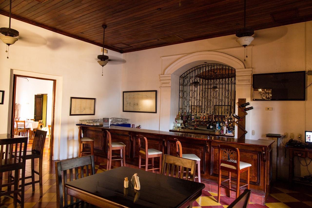 Hotel La Perla Leon Bagian luar foto