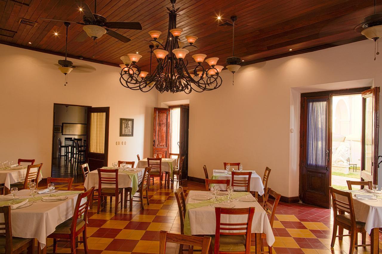 Hotel La Perla Leon Bagian luar foto