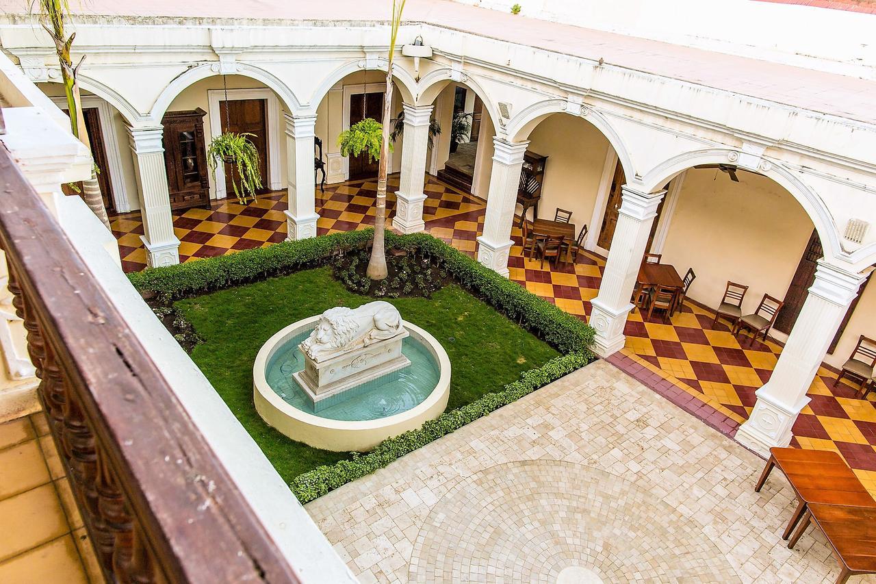 Hotel La Perla Leon Bagian luar foto