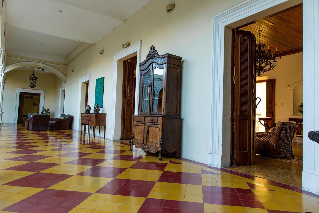 Hotel La Perla Leon Bagian luar foto