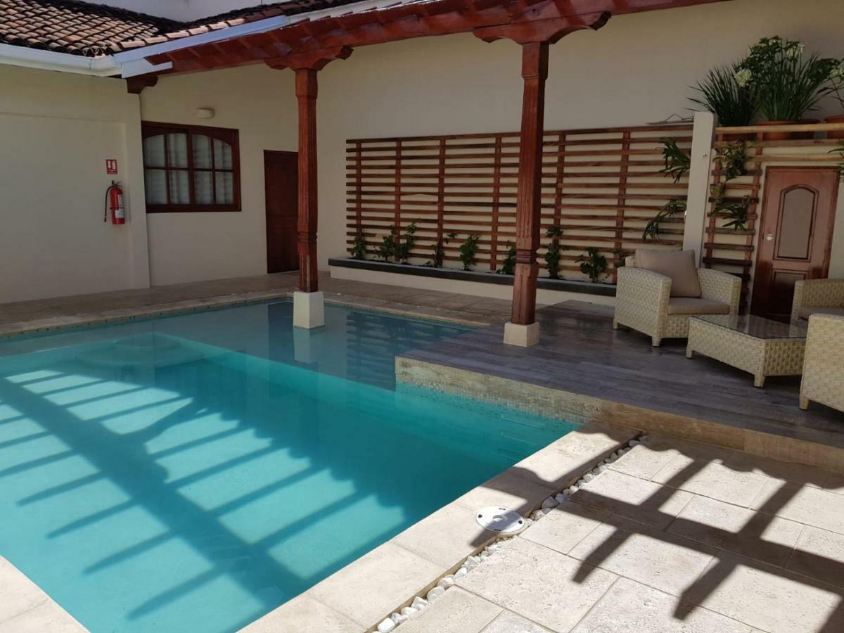 Hotel La Perla Leon Bagian luar foto